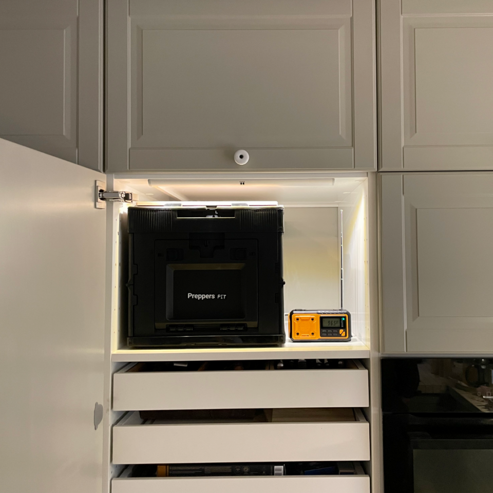 Nødradio med 5 funktioner: Radio, powerbank, solpanel, lommelygte – og håndsving - Billede 12
